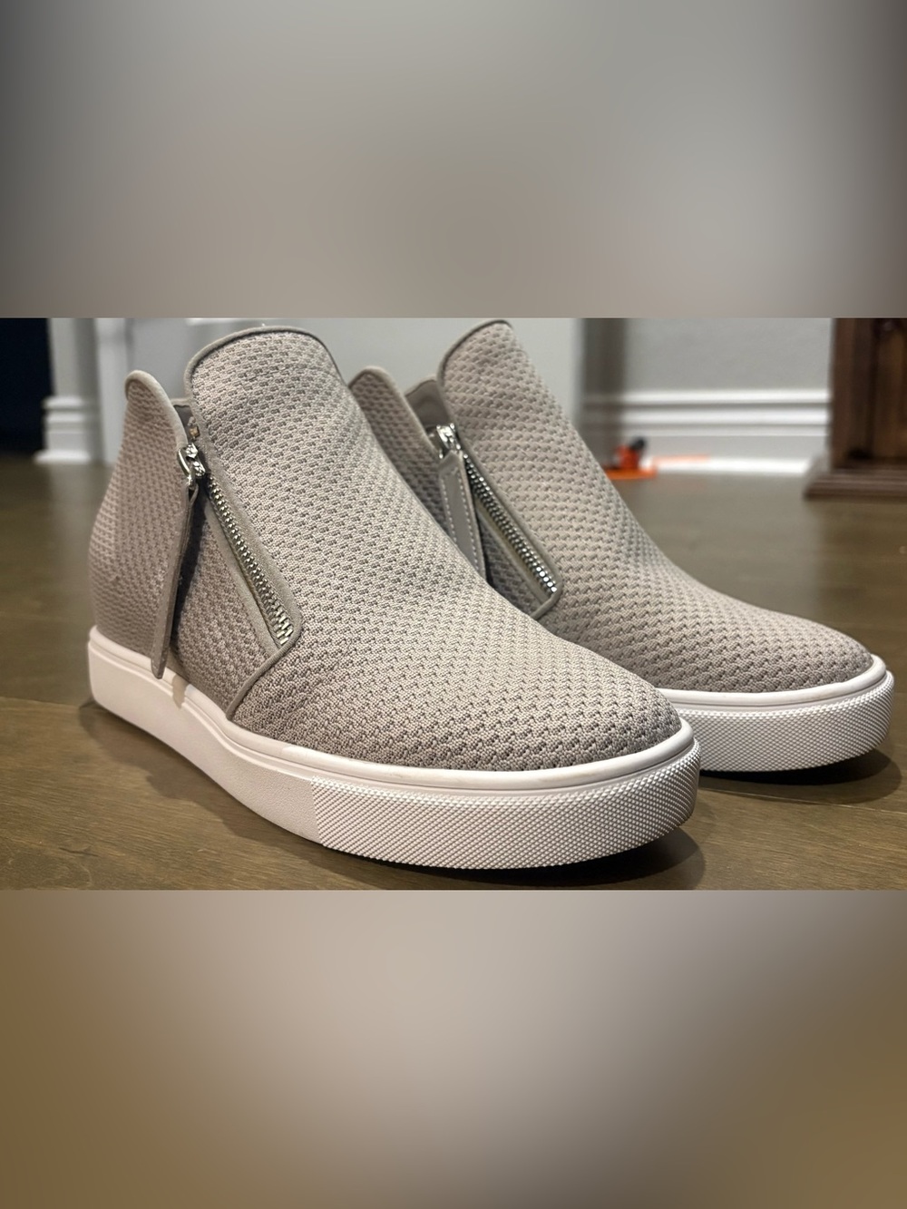 Steve Madden Gray Knit Hidden Wedge High Top Sneakers 9.5